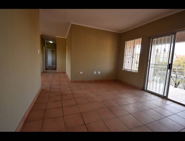 3 BEDROOM TOWNHOUSE FOR SALE IN NOORDHANG